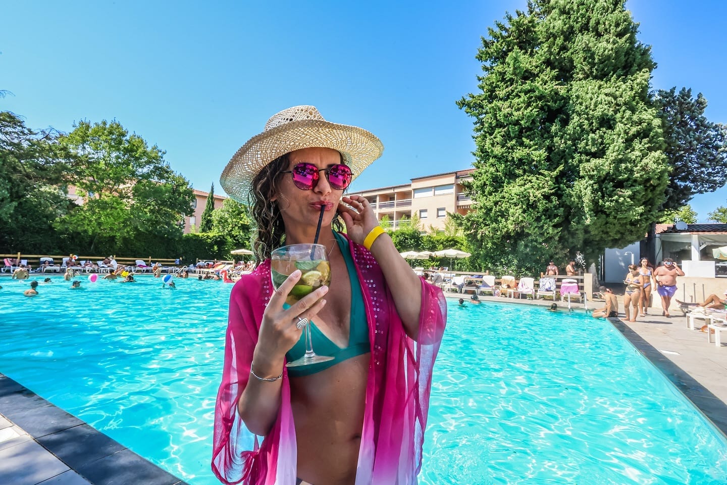 Pool party à La Paillote, ambiance estivale